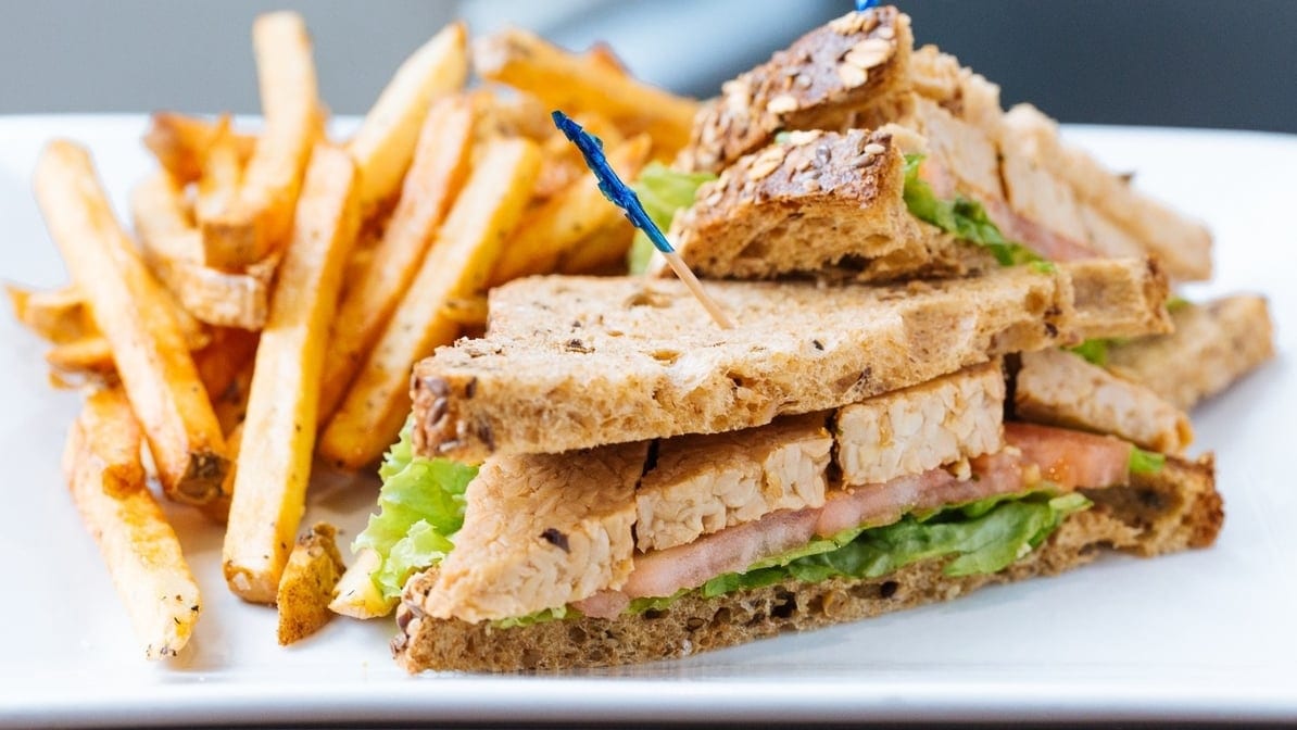 T.L.T Sandwich.